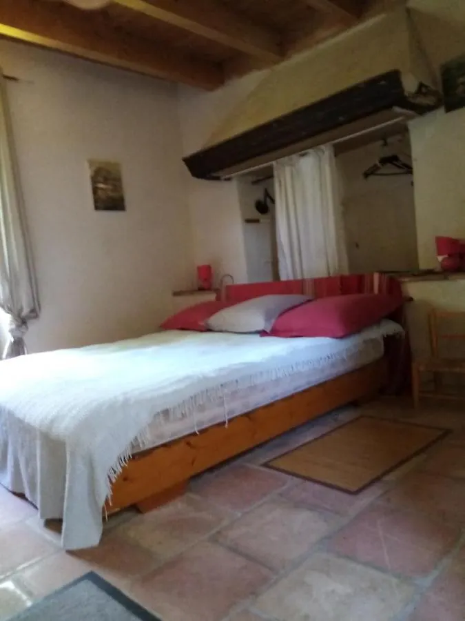 Mas Des Nabieres Bed & Breakfast Saint-Martial   Saint-Martial (Gard)